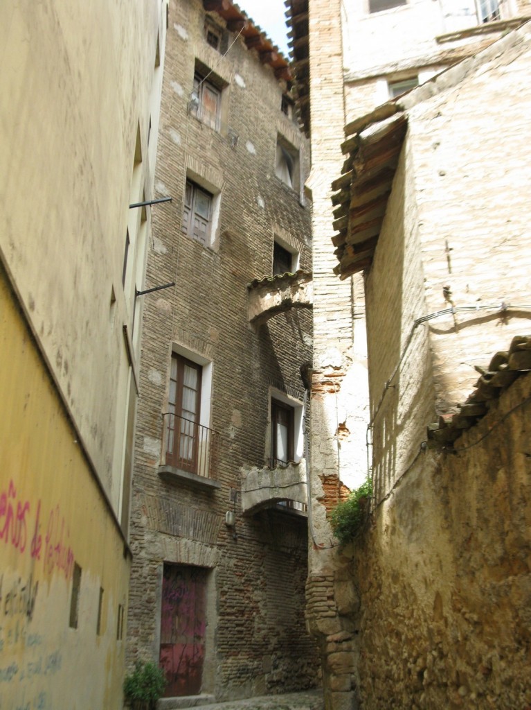 Estella Alley